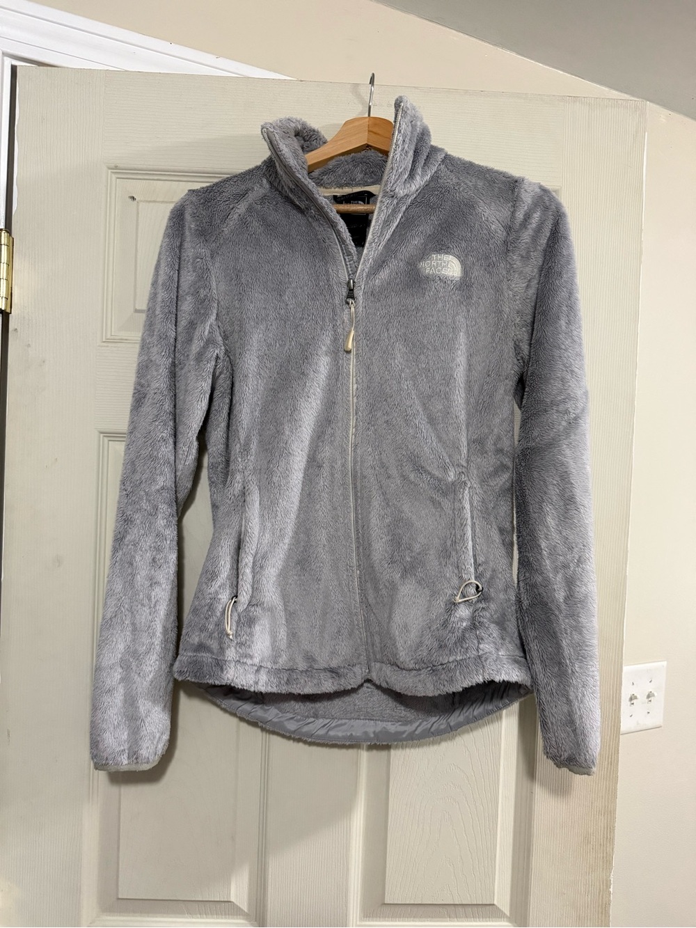 The North Face Women's Light Gray Plush Fleece Teddy Jacket